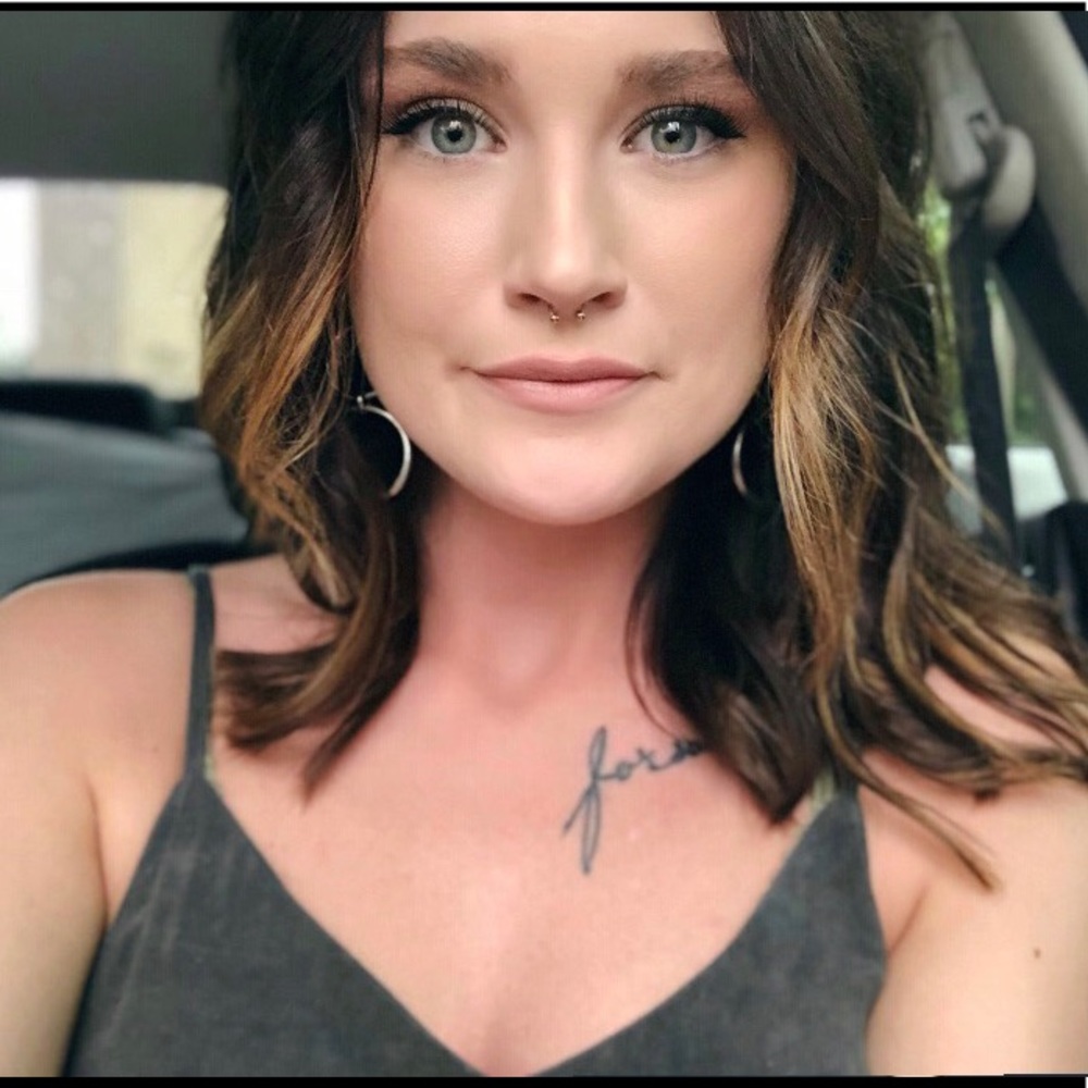 Meet your Posher, Brittney